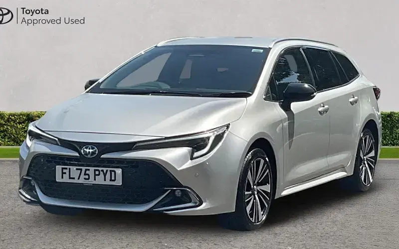 Used Toyota Corolla Design 140 HP (102 kW) 2025 Silver Estate