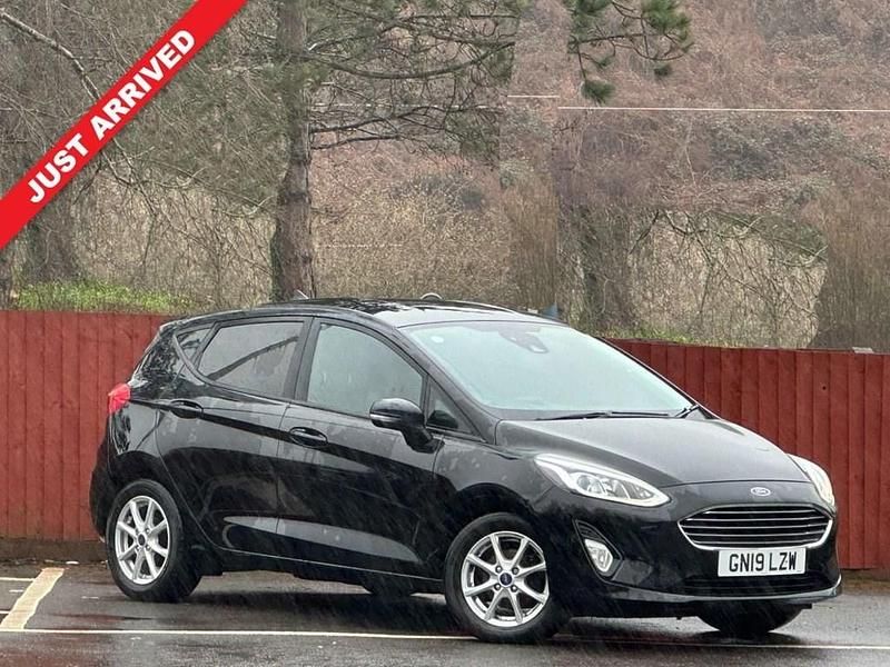 Used Ford Fiesta Zetec 85 HP (62 kW) 2019 Black Hatchback
