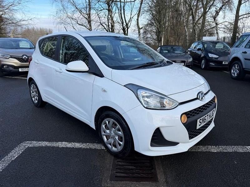 Used Hyundai i10 SE 66 HP (48 kW) 2018 White Hatchback