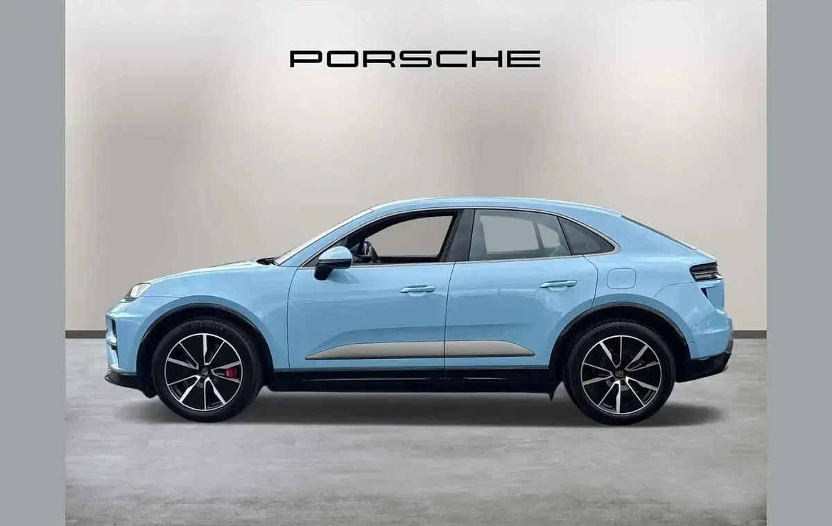 Used Porsche Macan 469 kW (639 HP) 2025 Blue SUV