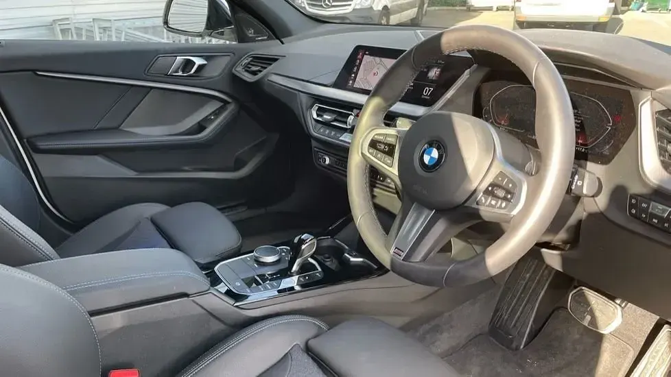 Used BMW 116 M Sport 116 HP (85 kW) 2024 White Hatchback