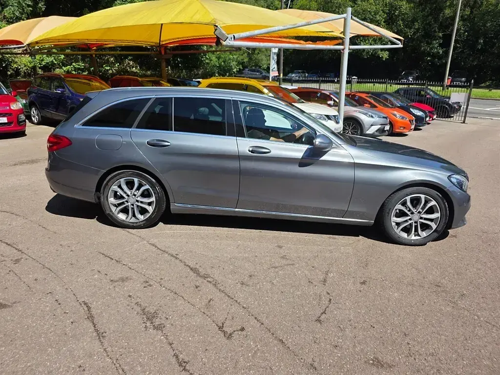 Used Mercedes C200 136 HP (100 kW) 2016 Grey Estate