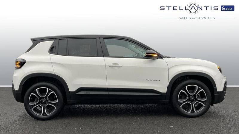 White Used 2024 Jeep Avenger EV Summit SUV | £17,751 (Fair price) - Image 1/4