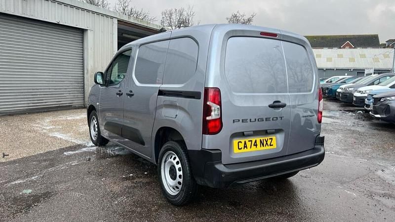Used Peugeot Partner 129 HP (94 kW) 2024 Grey MPV