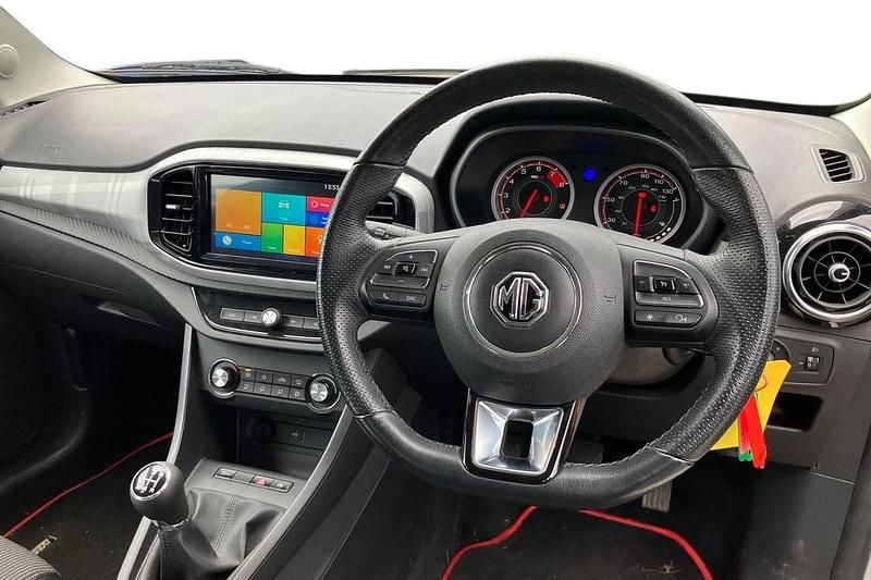 Used MG MG3 Exclusive 106 HP (77 kW) 2022 White Hatchback