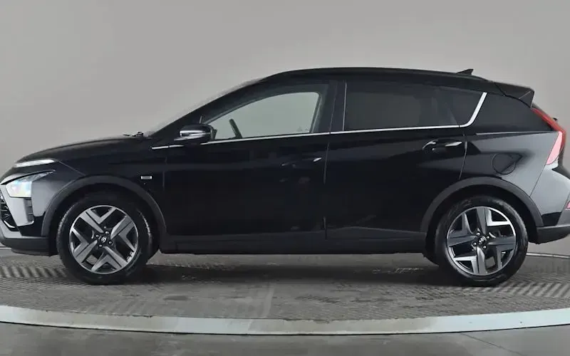 Używany Hyundai Bayon Premium 101 KM (74 kW) 2023 Czarny SUV
