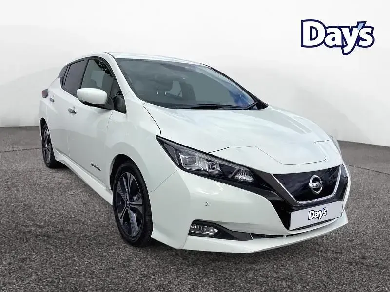 Gebraucht Nissan Leaf Tekna 110 kW (150 PS) 2019 Weiß Kleinwagen