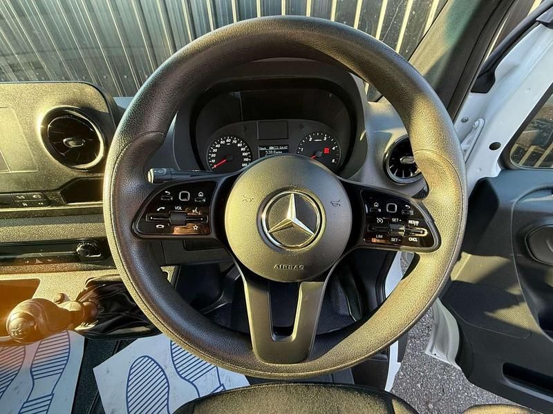 Begagnad Mercedes Sprinter Progressive 2022 Vit Van