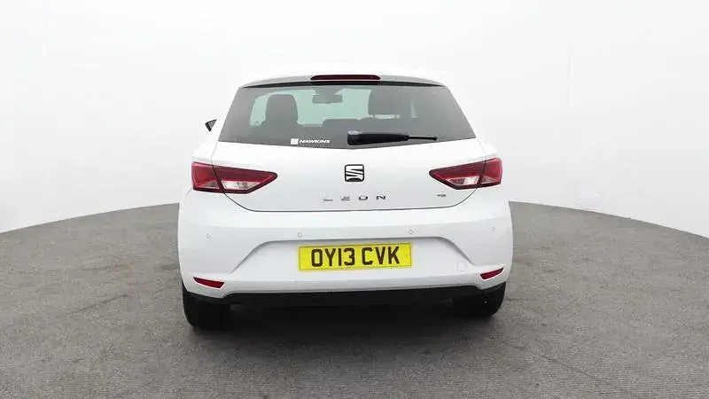 Käytetty Seat Leon SE 105 HP (77 kW) 2013 Valkoinen Viistoperä