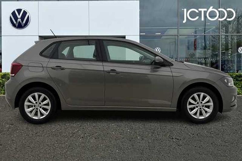Used VW Polo SE 65 HP (47 kW) 2018 Grey Hatchback