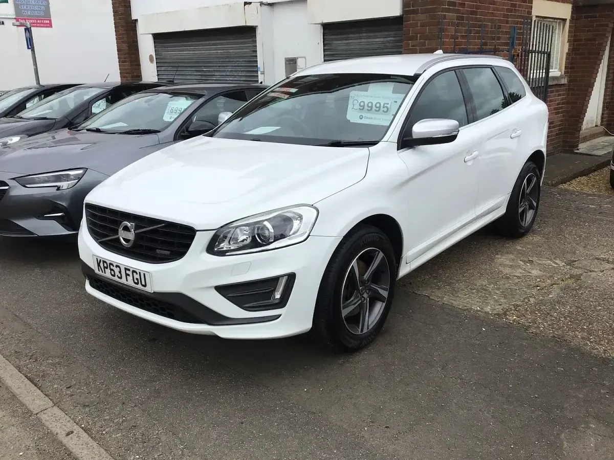 Used Volvo XC60 R-Design 215 HP (158 kW) 2013 White SUV