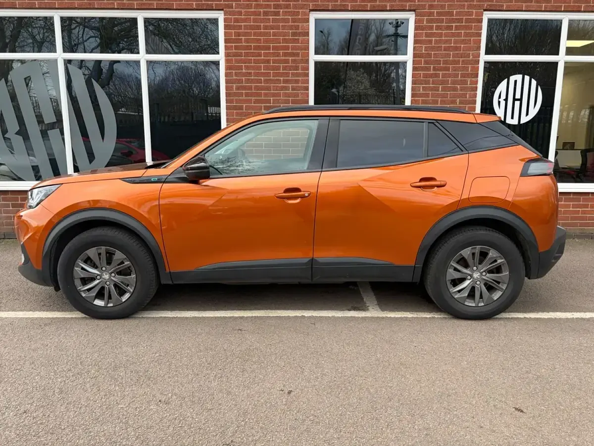 Gebraucht Peugeot e-2008 Active+ 2022 Orange SUV