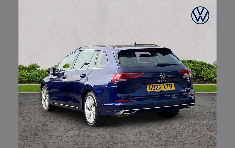 Used VW Golf VIII Style 147 HP (108 kW) 2022 Blue Estate