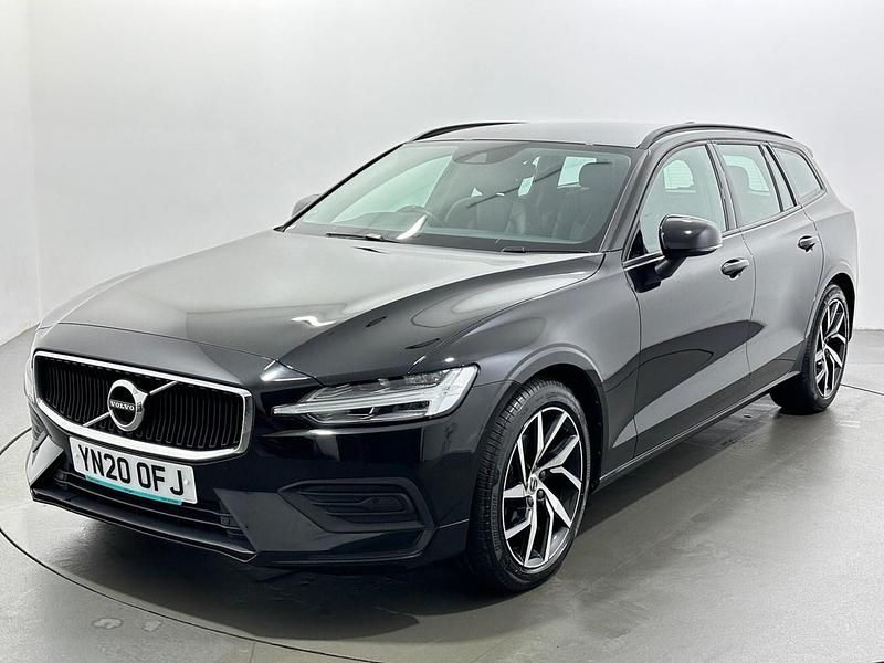 Used Volvo V60 Momentum 190 HP (139 kW) 2020 Black Estate