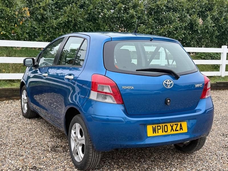 Used Toyota Yaris 101 HP (74 kW) 2010 Blue Hatchback
