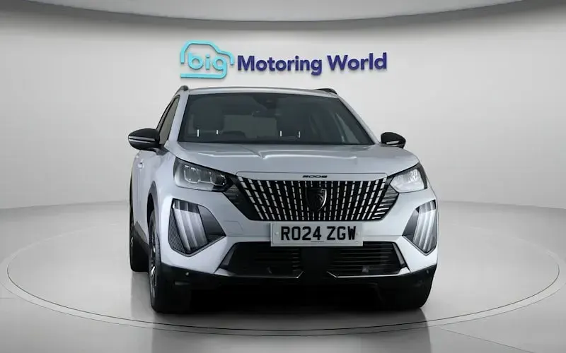 Used Peugeot 2008 Allure 131 HP (96 kW) 2024 White SUV