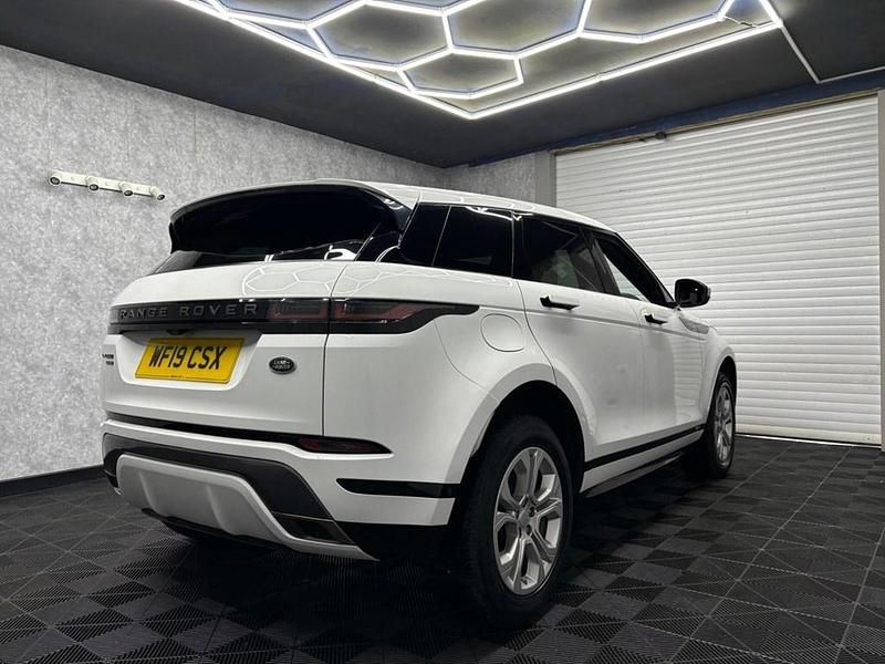 Used Land Rover Range Rover evoque SE Dynamic 2019 White SUV