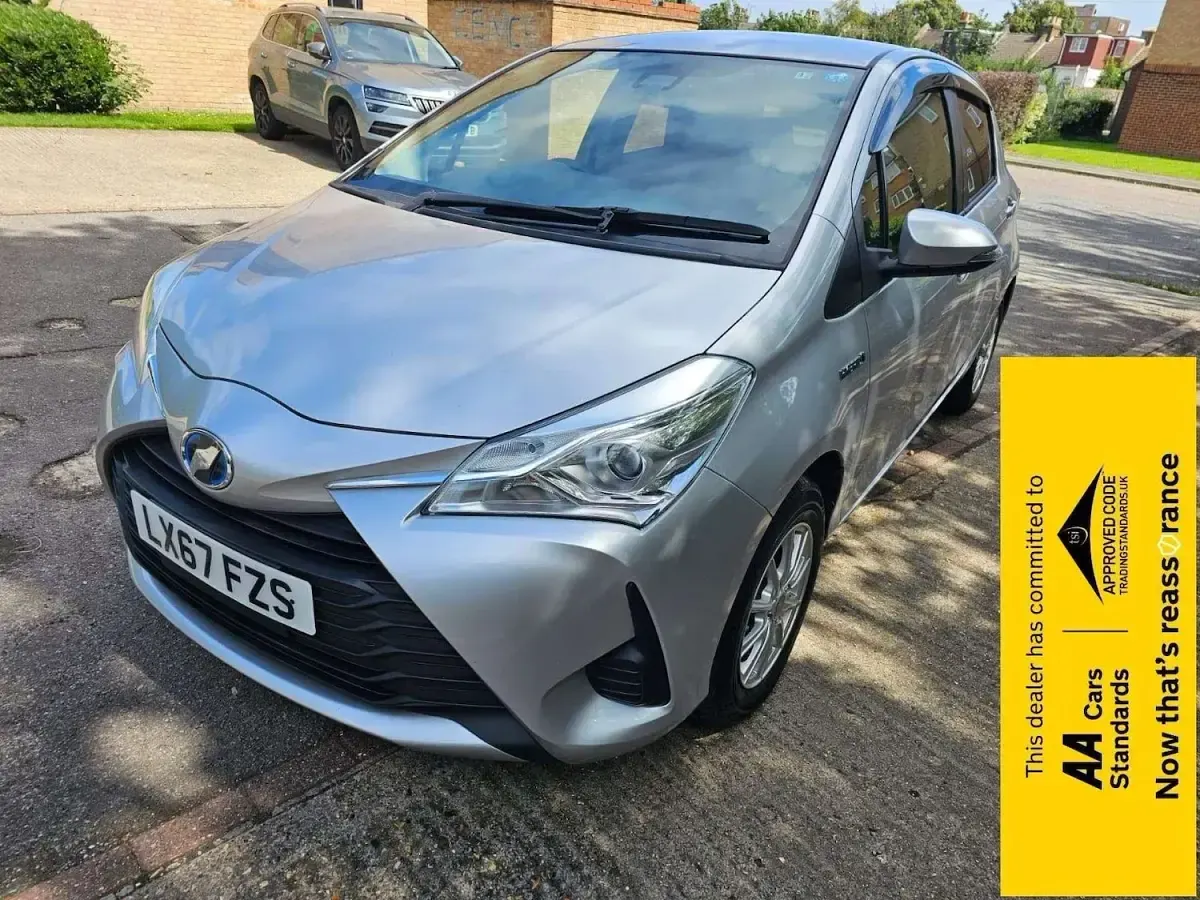 Used Toyota Yaris 91 HP (66 kW) 2018 Black Hatchback