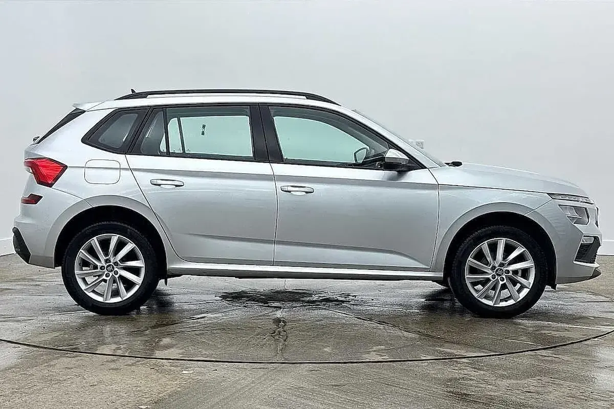 Used Skoda Kamiq SE 94 HP (69 kW) 2025 Brilliant silver metallic SUV