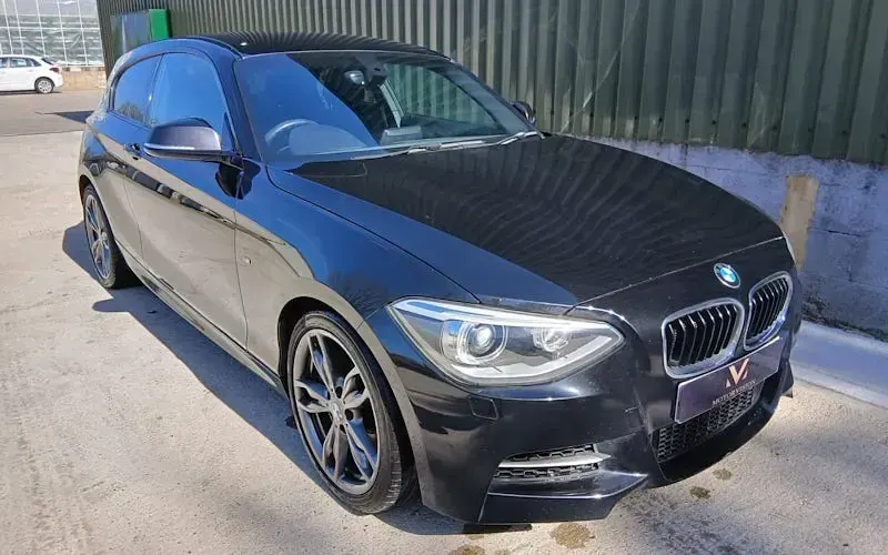 Begagnad BMW M135 M Performance 320 HK (235 kW) 2014 Halvkombi