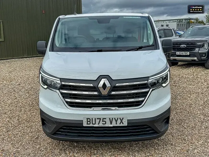 Neu Renault Trafic 130 PS (95 kW) 2025 Weiß Van / Kleinbus