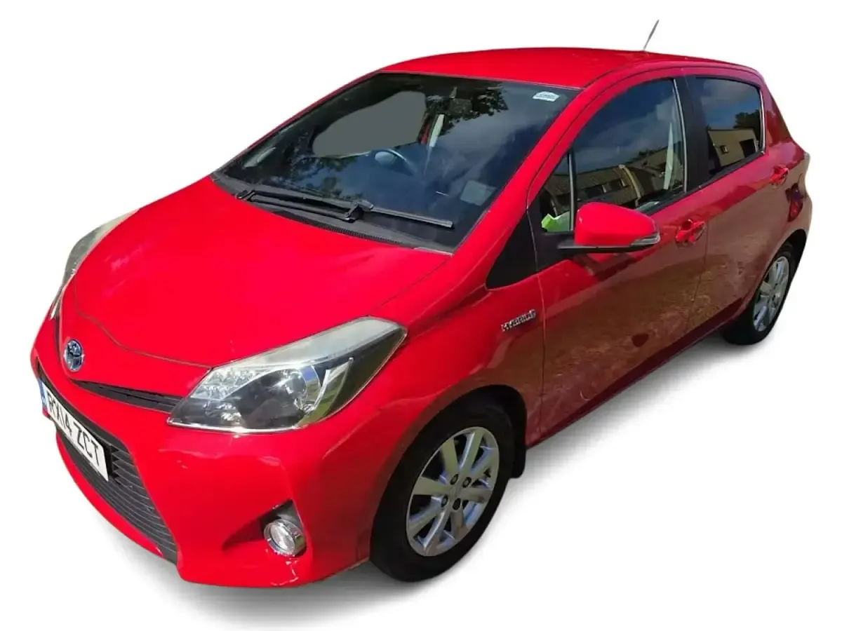 Used Toyota Yaris Plus 101 HP (74 kW) 2014 Red Hatchback