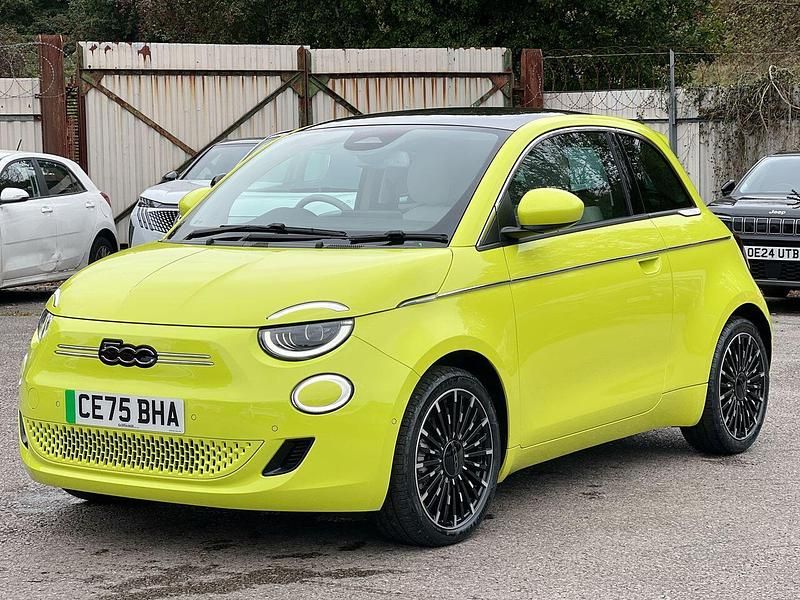 New Fiat 500e La Prima 85 kW (116 HP) 2025 Green Hatchback