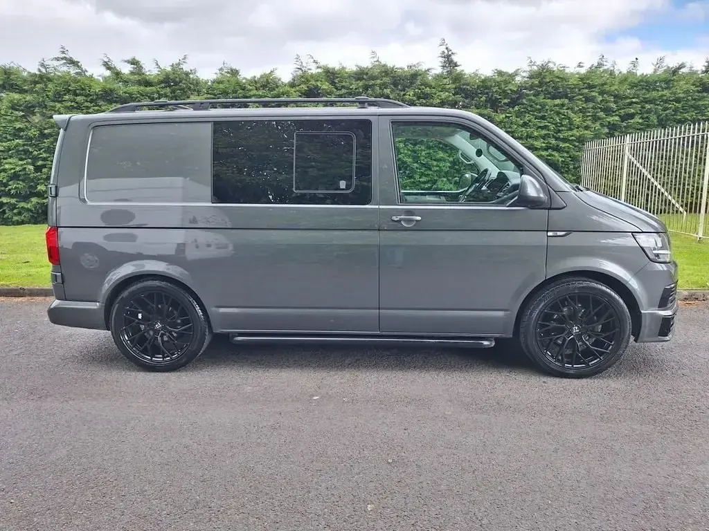 Second-hand VW Transporter Highline 2019 Gri Van
