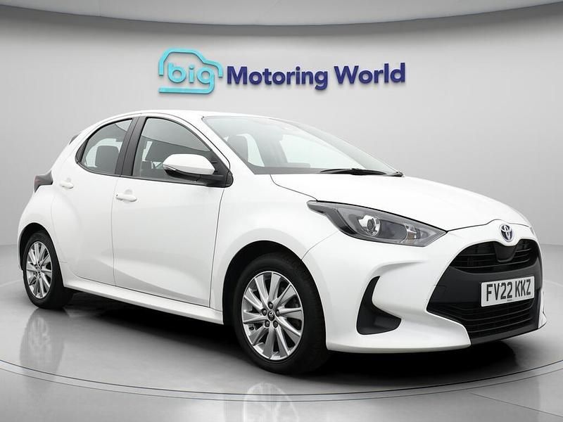 White Used 2022 Toyota Yaris Hybrid Hatchback | £14,000 (Super price) - Image 1/4