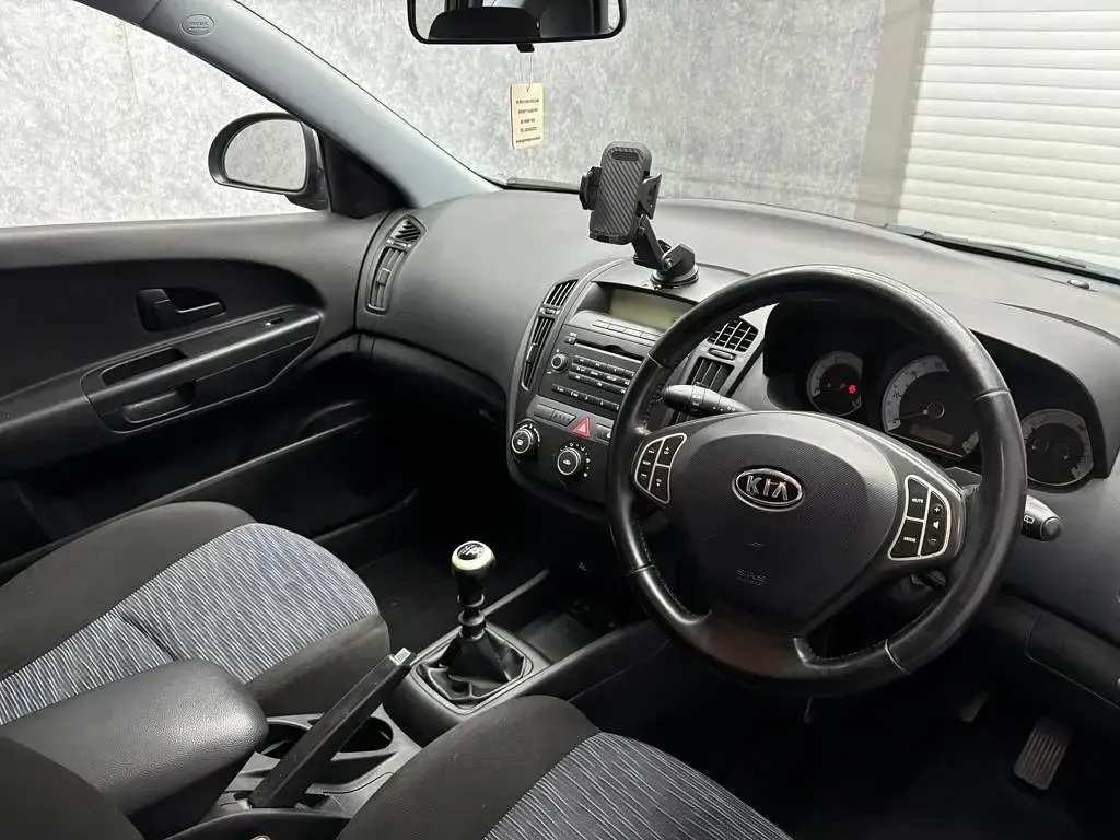 Used Kia Ceed 2009 Bronze Hatchback
