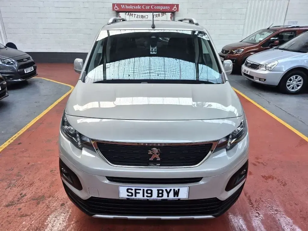 Gebraucht Peugeot Rifter Allure 131 PS (96 kW) 2019 Beige Van / Kleinbus