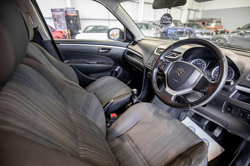 Used Suzuki Swift SZ3 94 HP (69 kW) 2014 Silver Hatchback