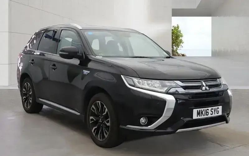 Used Mitsubishi Outlander P-HEV 203 HP (149 kW) 2016 Estate