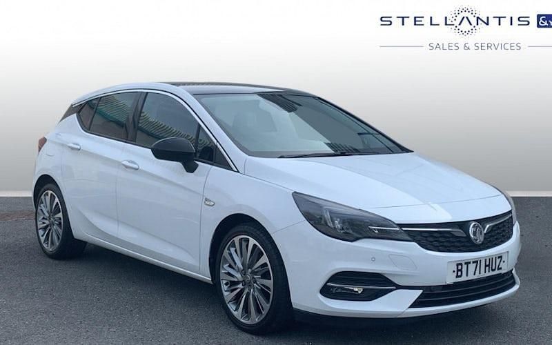 Second-hand Vauxhall Astra Edition 145 CP (106 kW) 2021 Alb Hatchback