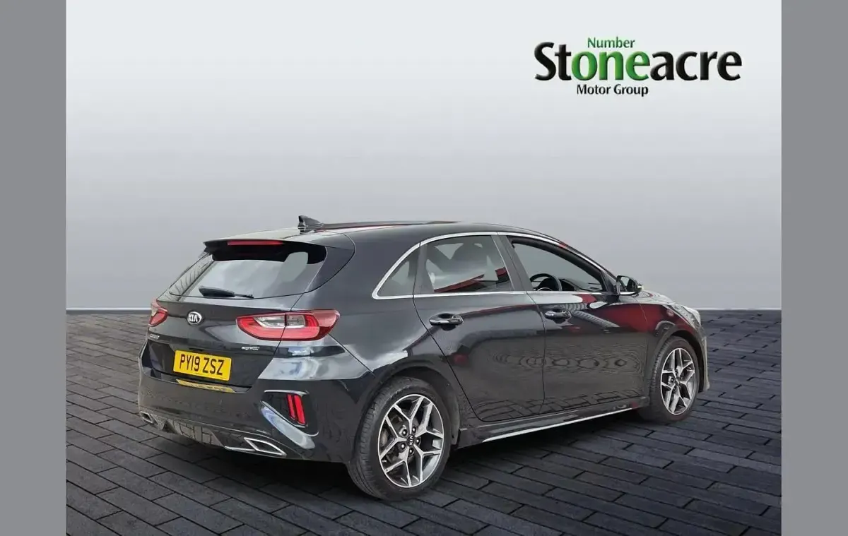 Usado Kia Ceed GT-Line 140 HP (102 kW) 2019 Preto Citadino