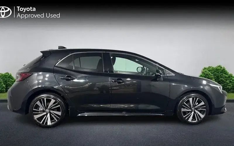 Used Toyota Corolla Design 140 HP (102 kW) 2026 Hatchback