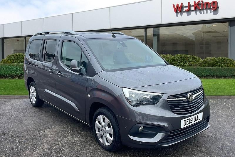 Grey Used 2019 Vauxhall Combo S MPV | £10,995 (Expensive) - Image 1/4