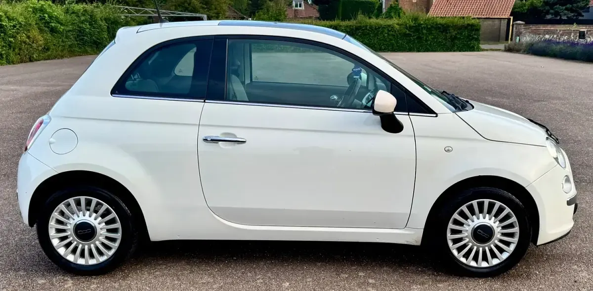 Used Fiat 500 Lounge 69 HP (50 kW) 2012 White Hatchback