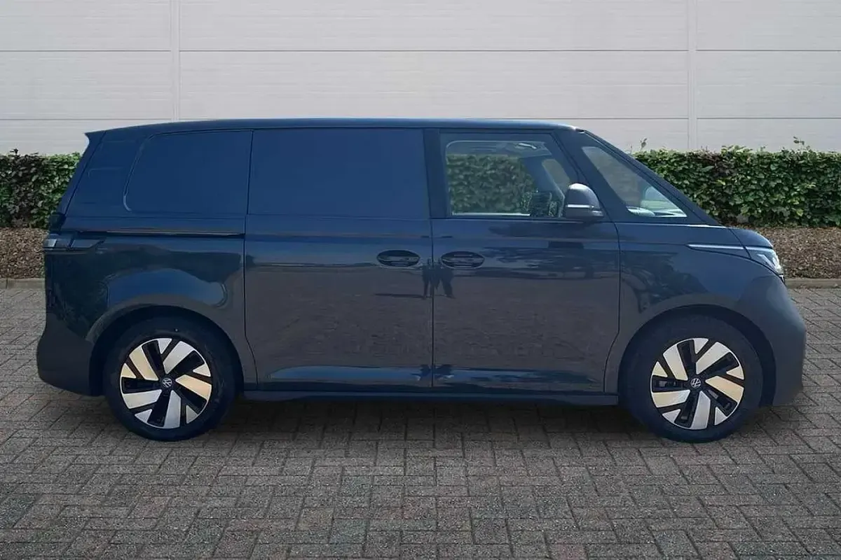 New VW ID. Buzz 250 kW (340 HP) 2026 Blue MPV