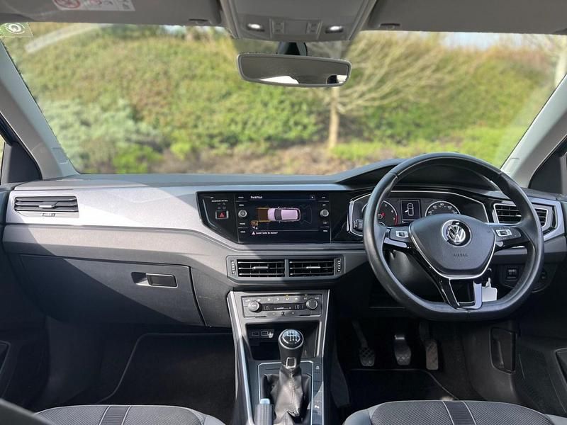 Begagnad VW Polo SEL 115 HK (84 kW) 2018 Blå Halvkombi