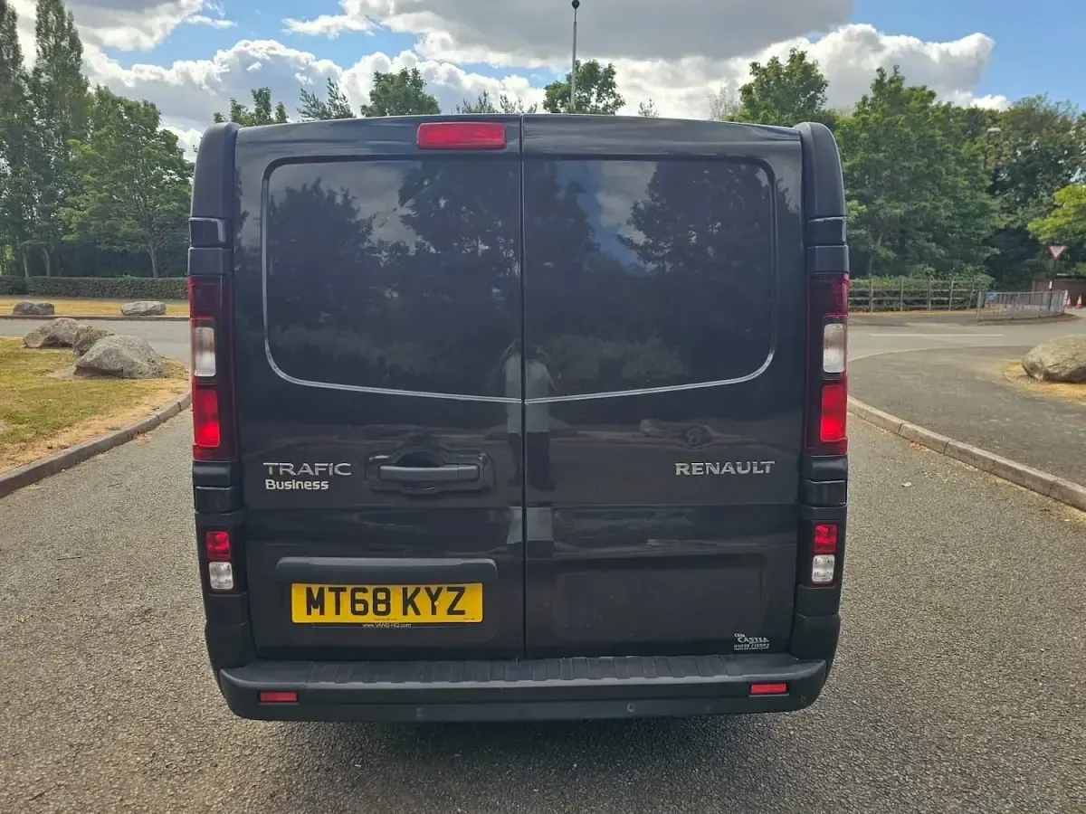 Used Renault Trafic Business 2018 Black MPV