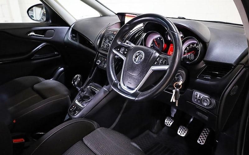 Used Vauxhall Zafira Tourer SRi 170 HP (125 kW) 2016 Black MPV