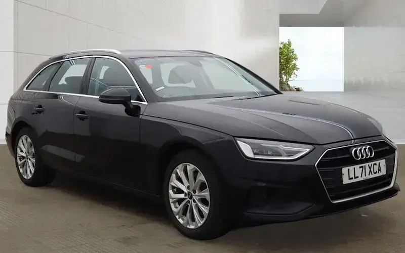 Gebraucht Audi A4 Comfort 150 PS (110 kW) 2021 Kombi
