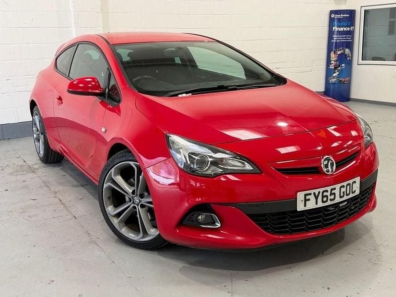 Used Vauxhall Astra GTC Edition 120 HP (88 kW) 2015 Red Coupe