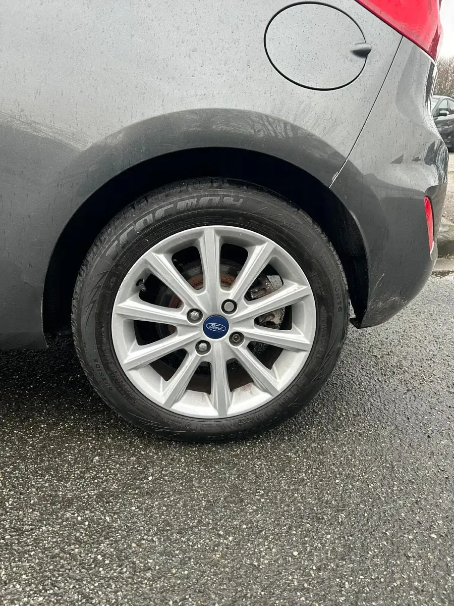 Used Ford Fiesta Titanium 125 HP (91 kW) 2018 Grey Hatchback