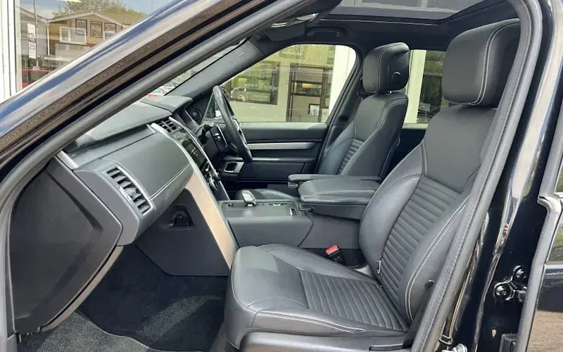 Used Land Rover Discovery 5 SE Dynamic 300 HP (220 kW) 2023 SUV