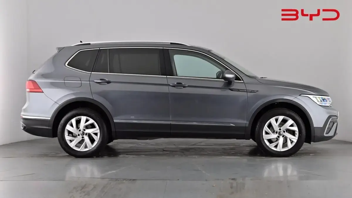 Usado VW Tiguan Allspace S 150 HP (110 kW) 2022 Cinzento SUV
