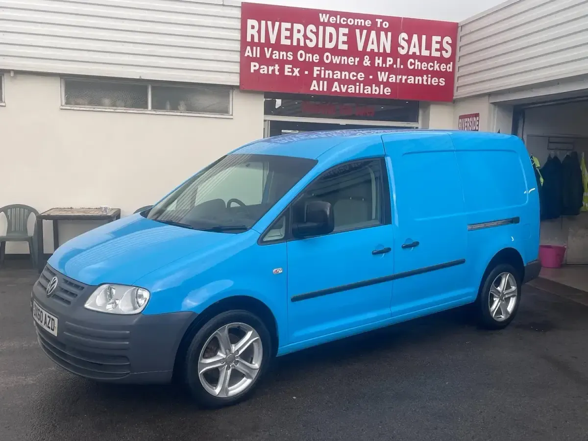 Used VW Caddy 104 HP (76 kW) 2010 Blue MPV