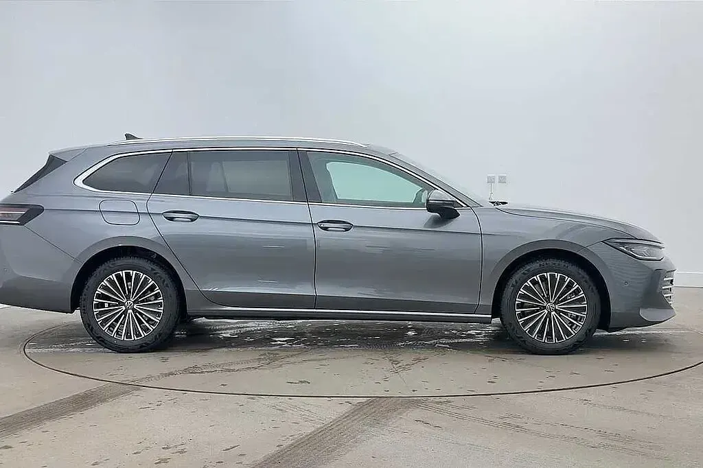 New VW Passat Elegance 204 HP (150 kW) 2026 Grey Estate