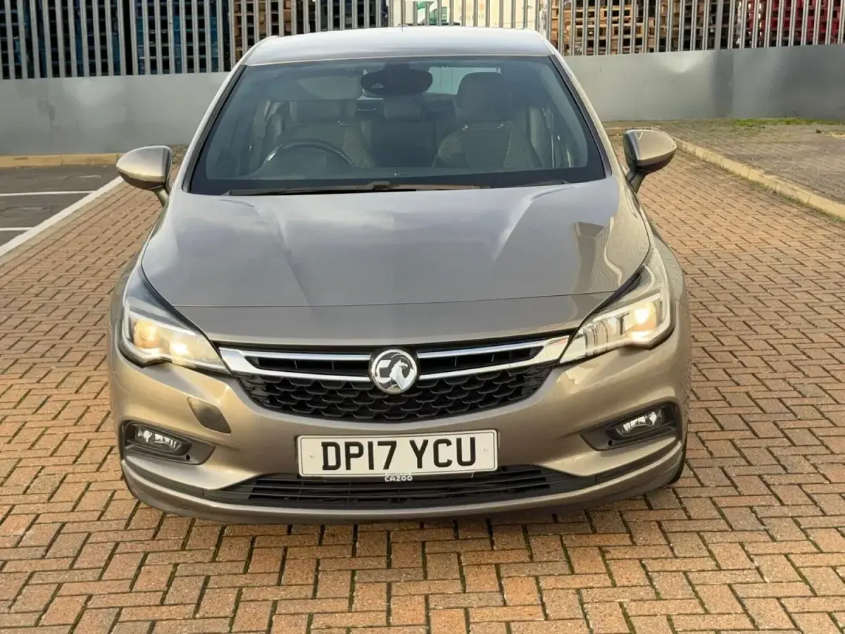 Used Vauxhall Astra SRi 150 HP (110 kW) 2017 Grey Hatchback